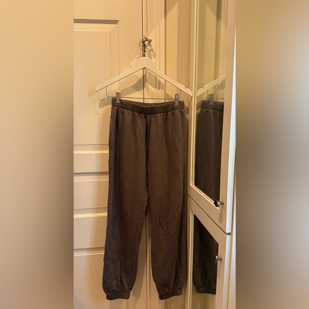 Women’s grey sweatpants